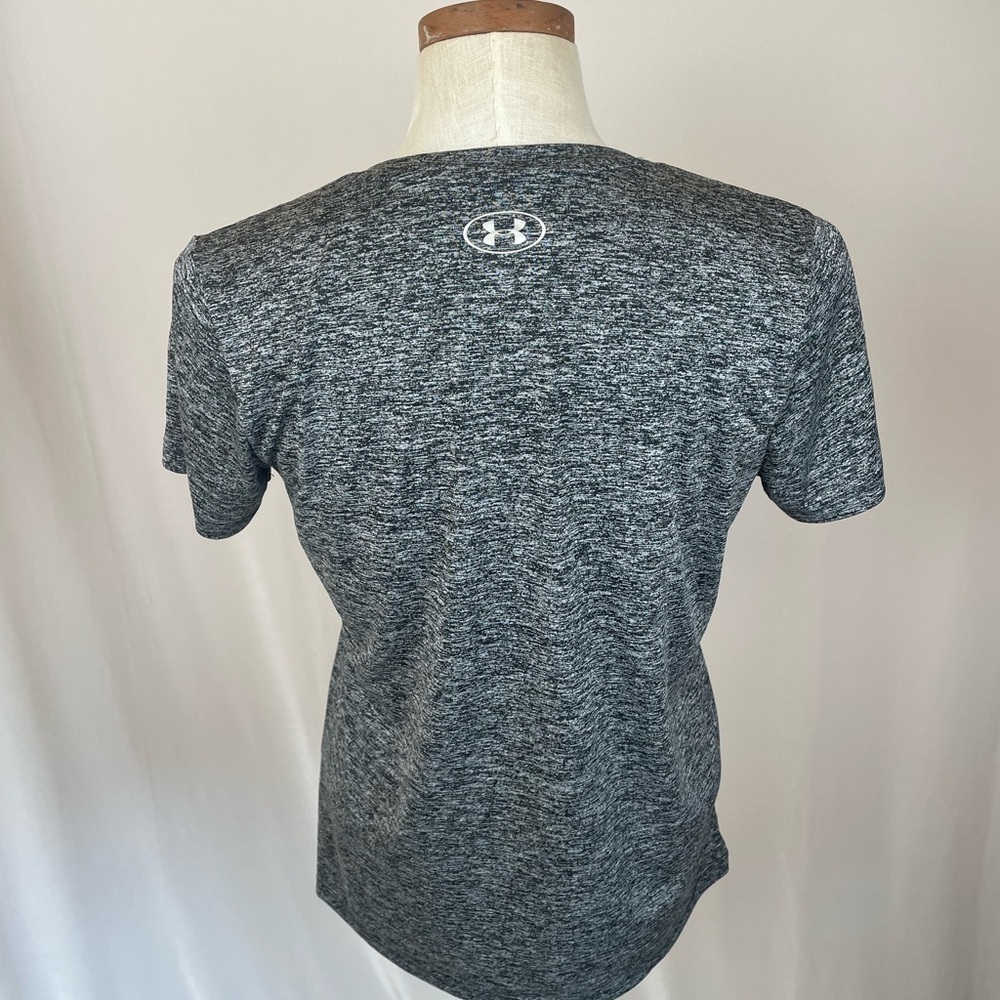 Set of 3 under armour loose fit t-shirt size medium